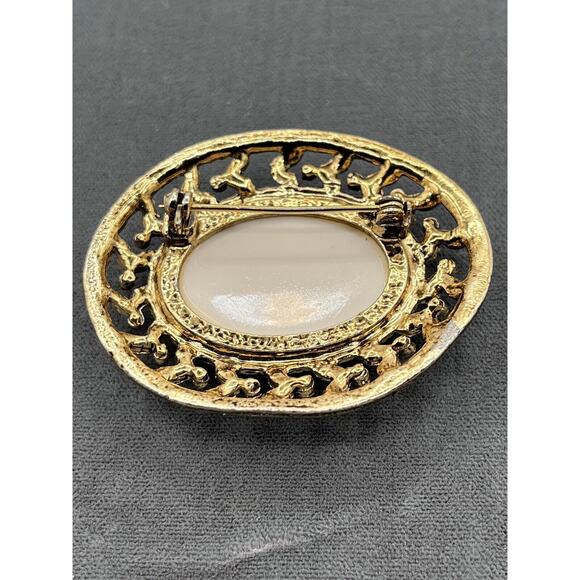 Ivory Colored Brooch Pin Gold Trimmed Decorative - Picture 3 of 4